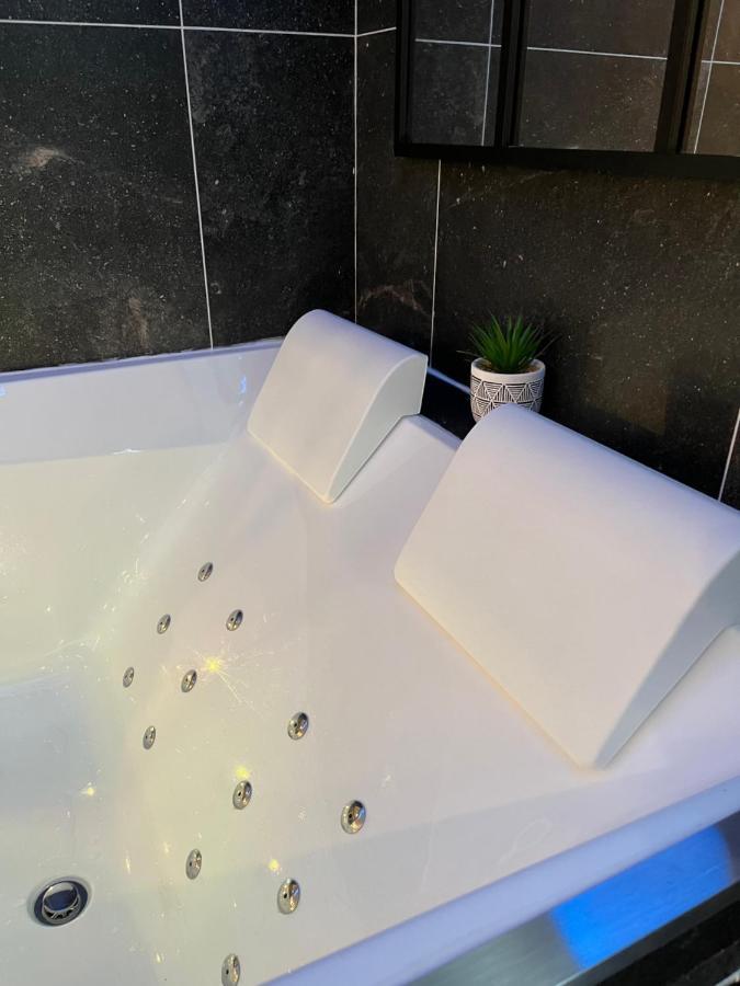 Anemos Spa & Loft Jacuzzi Privatif Apartment Gargenville